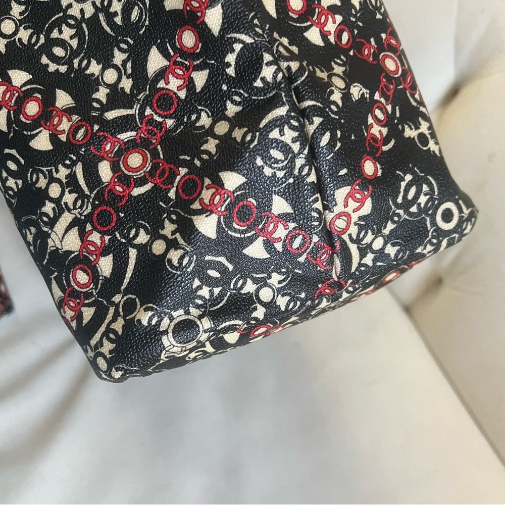 CHANEL Black and Red Embroidered Tote Bag - Picture 6 of 14